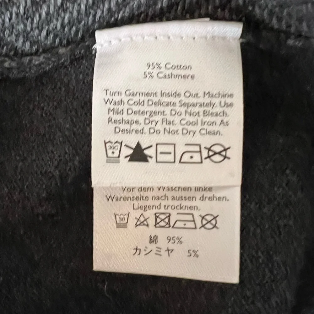 Eddie Bauer Gray Men’s V-Neck Sleeveless Vest 1050